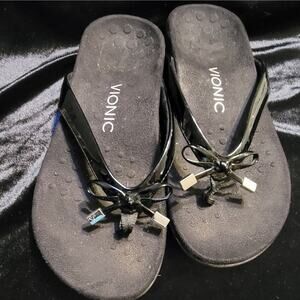 Vionic Womens Rest Bella Slip On Flip Flop Sandals, 6 Medium US